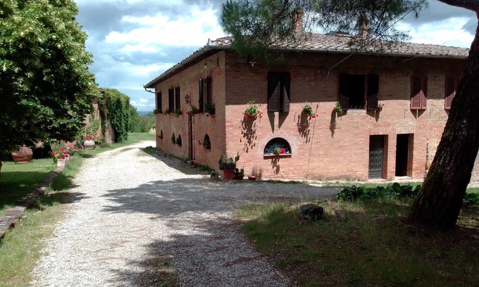 Sovicille Villa | Villa Poggio al Sole A/C pool wifi large interior spaces and large garden 4/9p.