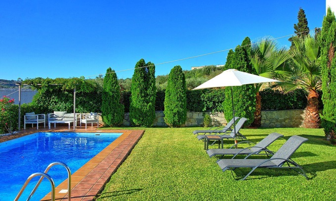 Vryses Villa | Villa Politini – Vacation villa with private pool in Vrisses, Crete