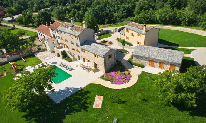Makovci Villa | Villa Poropati, Groznjan - Luxury Countryside Estate up to 19 personsn80m2 pool