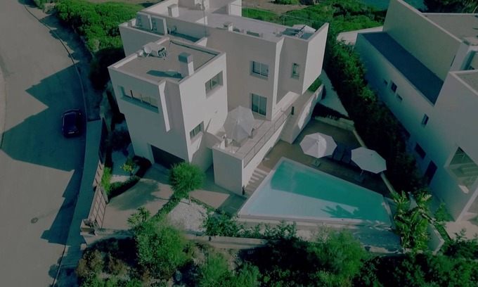 Porto Cristo Ski Chalet | Villa Porto Cristo 360º View