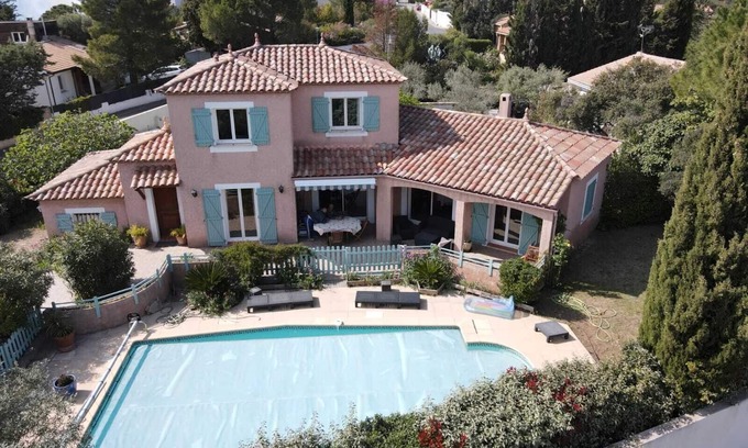 Cournonterral Villa | VILLA PRIVATE POOL + 6PERS Cournonterral. 15kms from Montpellier and the beach