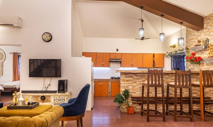 Chapora Villa | Villa Pura Vida, tranquil & quaint villa with private pool in party Central Goa
