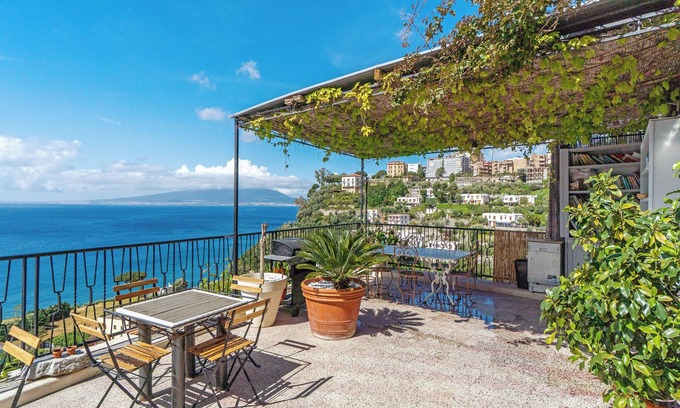 Seiano Villa | Villa 'Quietness' with Sea View, Shared Terrace and Wi-Fi