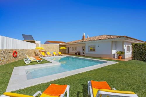 Vale de Carro Villa | Villa Quinta dos Abacates by Villa Plus