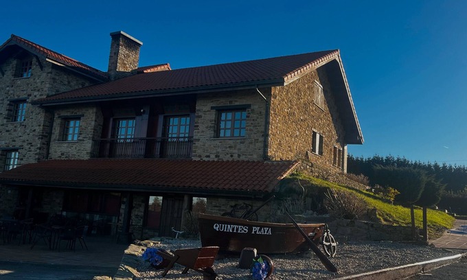 Lloreda Villa | Villa 'Quintes' with Sea View, Private Terrace and Wi-Fi