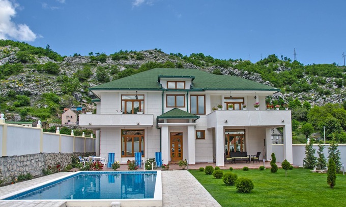 Donje Polje Villa | Villa Ramonte at Montenegrin Old Royal Capital