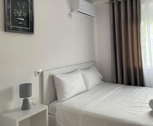 Permet House | Villa Red Rose