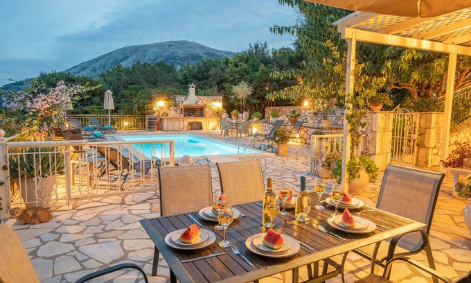 Divarata Villa | VILLA REGINA - Private paradise with tree-house&heated pool