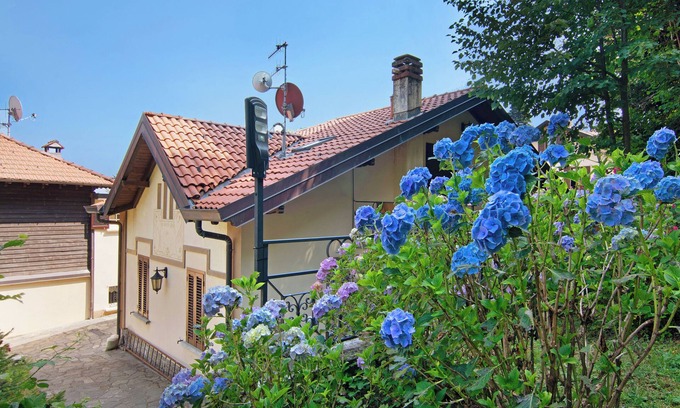 Lanzo d'Intelvi Villa | Villa 'Residenza Ai Noci' with Mountain View, Private Terrace and Wi-Fi