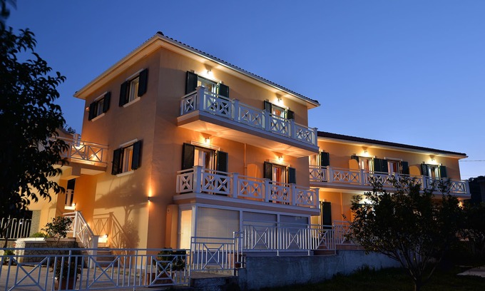 Agios Dimitrios House | Villa Reverenza