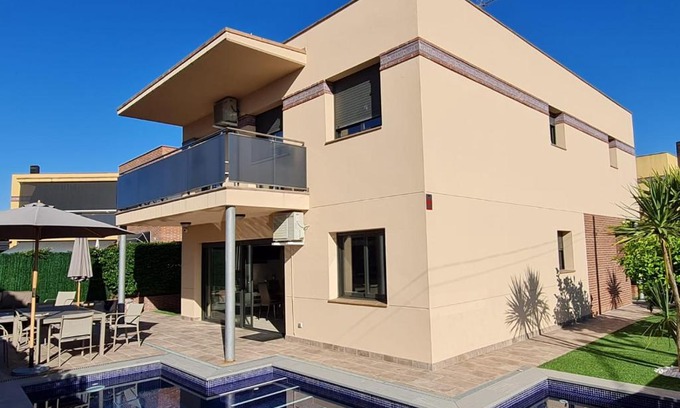 Lloret de Mar Villa | VILLA RIOJA with pool & mountain and sea view, ONLY FAMILYS