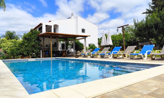 Silves Villa | Villa Rios Garden - Perfect for Resting, Relaxing and Enjoying Nature