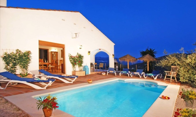 Comares Villa | Villa Roble, 8 Pers, Heated Pool, Wifi, BBQ, Petfriendly, magnific view