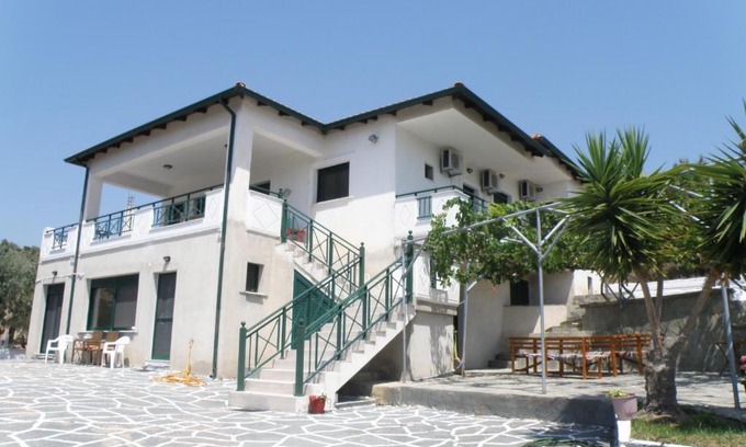 Potos House | Villa Rodia 2 guests