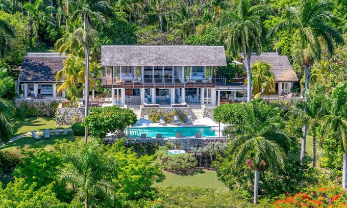 Thompson Town Villa | Villa Rosa, Luxury Villa 4 BR