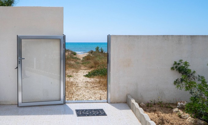 Granelli Villa | Villa Rosa with Sea Access, Hot Tub and Air Conditioning, Pet-Friendly