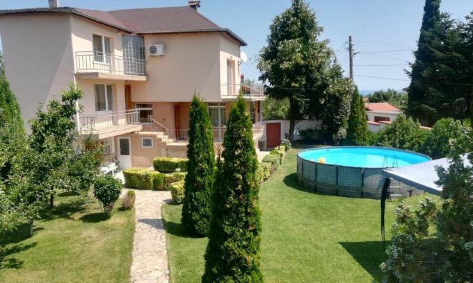 Trakata Villa | Villa Rosmart