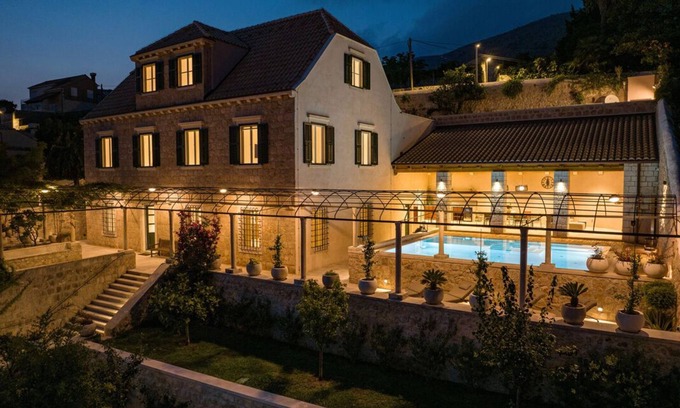 Pile Villa | Villa Rossetta with Pool and Large Garden in Downtown Dubrovnik/6+1 bdrms/14 ppl