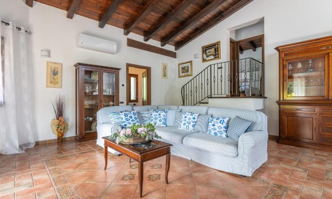 Nuxis Villa | Villa Rossu