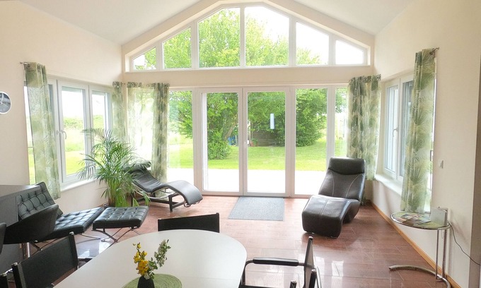 Trent House | Villa Rotdorn with 3 bedrooms and 3 bathrooms right next to the nature reserve