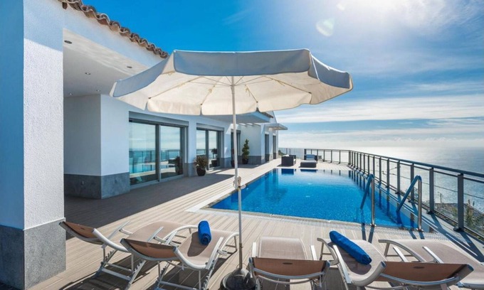 Paul do Mar House | Villa São Lourenço by LovelyStay