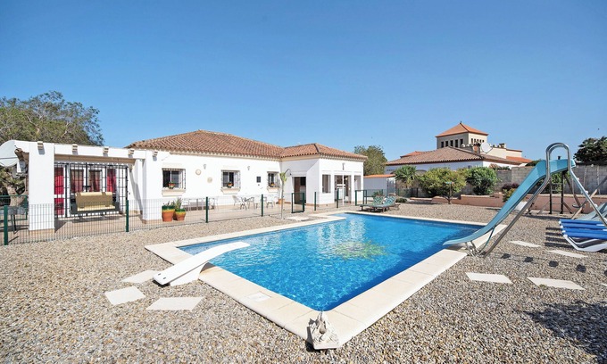 Chiclana de la Frontera House | Villa "Sol" with Mountain View, Pool, Air Conditioning & Wi-Fi