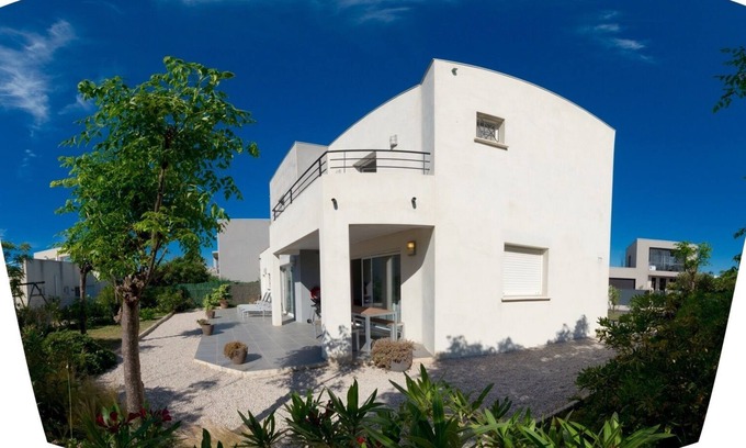 Sete Villa | Villa Saint Louis' on the seafront +6 bikes + wifi + Swimming pool + air conditioning! ❤️❤️