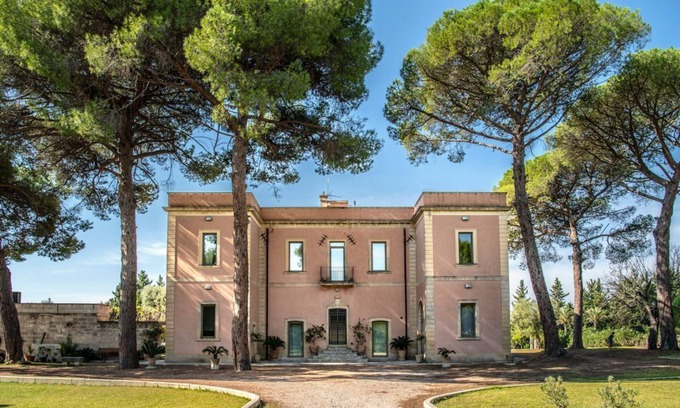 Carpignano Salentino Villa | Villa Salvatore - Eight Bedroom Villa, Sleeps 19