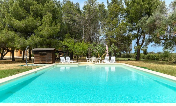 Mesagne Villa | Villa Salento Green con piscina by Wonderful Italy