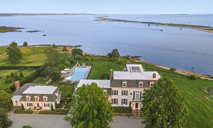 Stonington Villa | Villa Salt Acres — Idyllic East Coast Estate in Stonington
