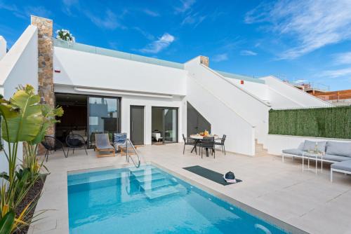 Santiago de la Ribera Villa | Villa Salty