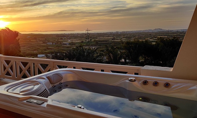 Glinado Villa | Villa Santa Mavra is a traditional villa 460 m2 in Glynado Naxou.