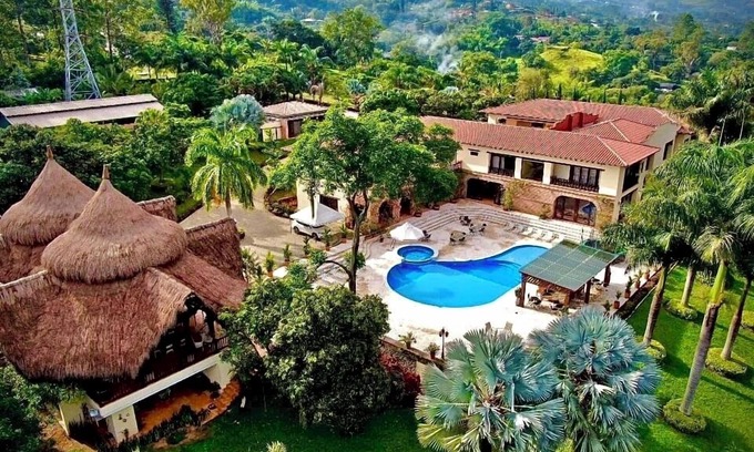 Copacabana Villa | Villa Santillana