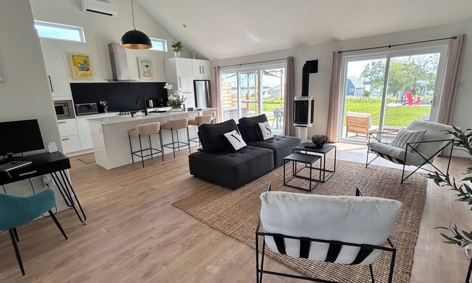 Sainte-Anne-de-Kent Villa | Villa Satomi Sejour de Luxe en Bord de mer a Cocagne NB, Canada