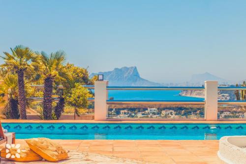 Arnella Villa | Villa Scarlett by Abahana Villas
