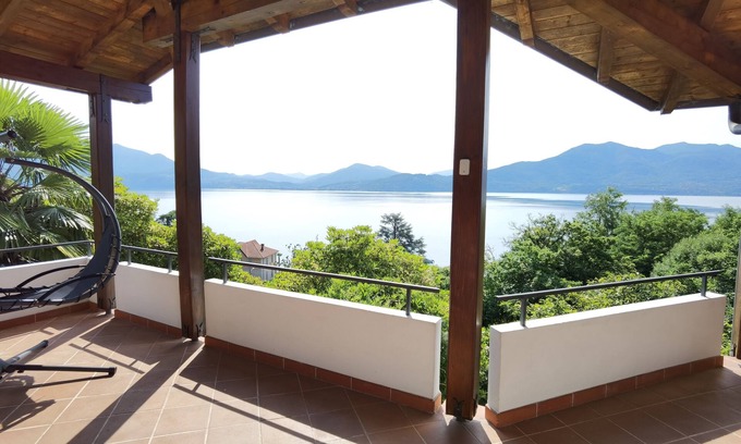 Gonte Villa | Villa Schaake with Panoramic View, beach front