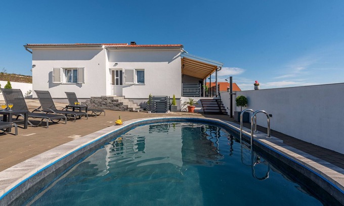 Maslenica Villa | Villa Sea Pearl ZadarVillas