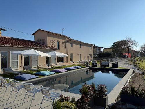 Sarzana Villa | Villa Sensazione-Piscina, Sauna, Jacuzzi, BBQ