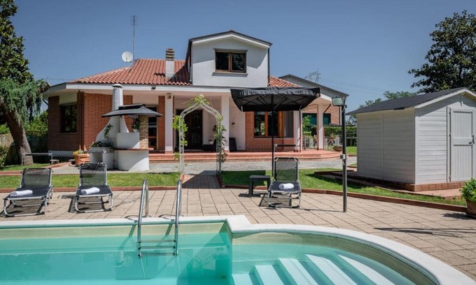 Leini Villa | Villa Sequoia