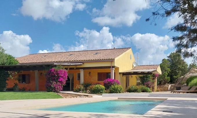 Arzachena Villa | Villa set in the beautiful countryside, 5 mins to fantastic beaches & Islands