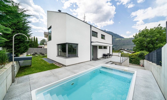 Naturno Villa | Villa "Shangrila" with Pool, Garden, Terrace & Wi-Fi