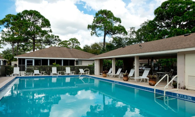Park East House | Villa Siesta III- your private cottage in Secret Downtown area with Pool-PET OK!