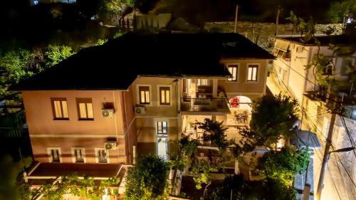 Gjirokaster Villa | Villa Sinojmeri Girocastrum