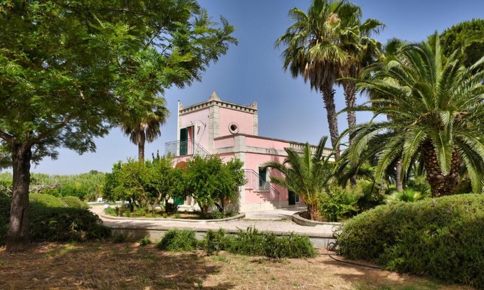 Cutrofiano House | Villa Sirgole Rosa with Pool, Galatina