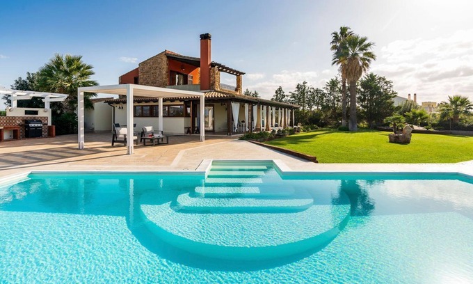 Paceco Villa | Villa Sissi - Five Bedroom Villa, Sleeps 9