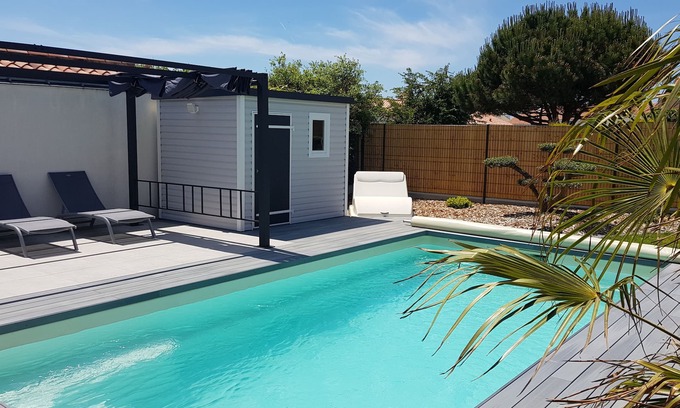 Bretignolles-sur-Mer House | Villa sleeps 7, heated pool (May to September) near beach, town center