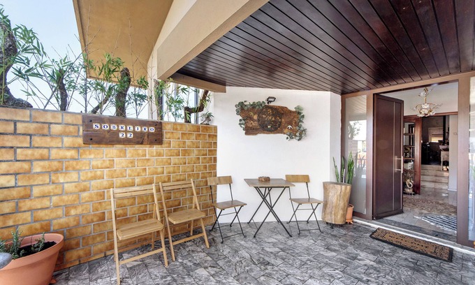 Lourosa Villa | Villa 'Sobreiro 22' with Private Garden, Balcony and Wi-Fi