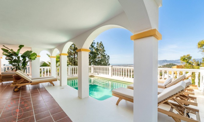 Puerto de la Torre Villa | Villa Solazul, El Atabal, Malaga - TakeCareMalaga