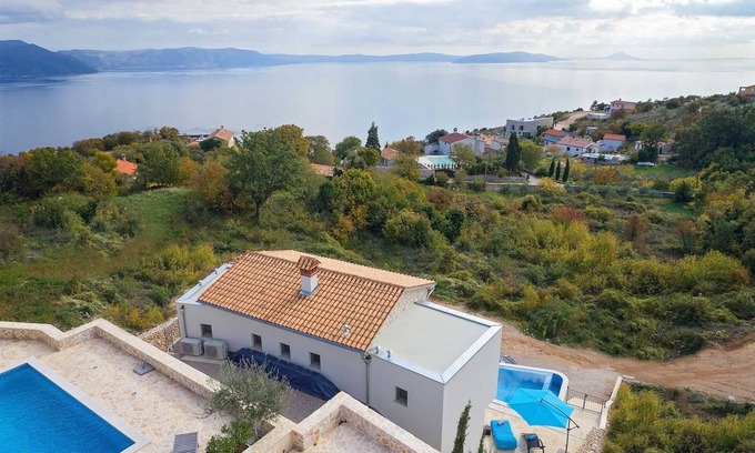 Ripenda Kosi Villa | Villa Soleil in peaceful location with a sea view