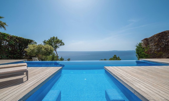 Puig de Ros Villa | Villa Spa Beachfront Pool - Herce Property